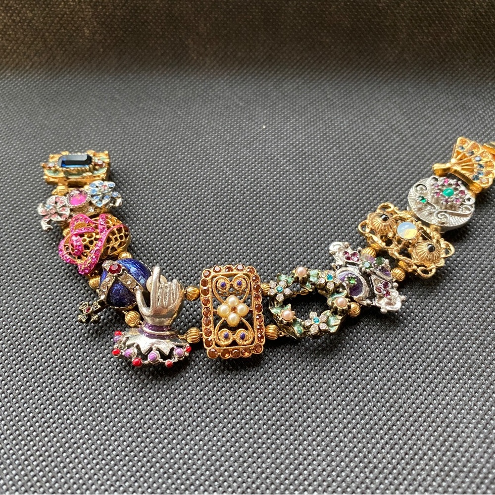 Beautiful Sweet Romance Victorian Style Slide Bracelet Gold Tone 11 Charms